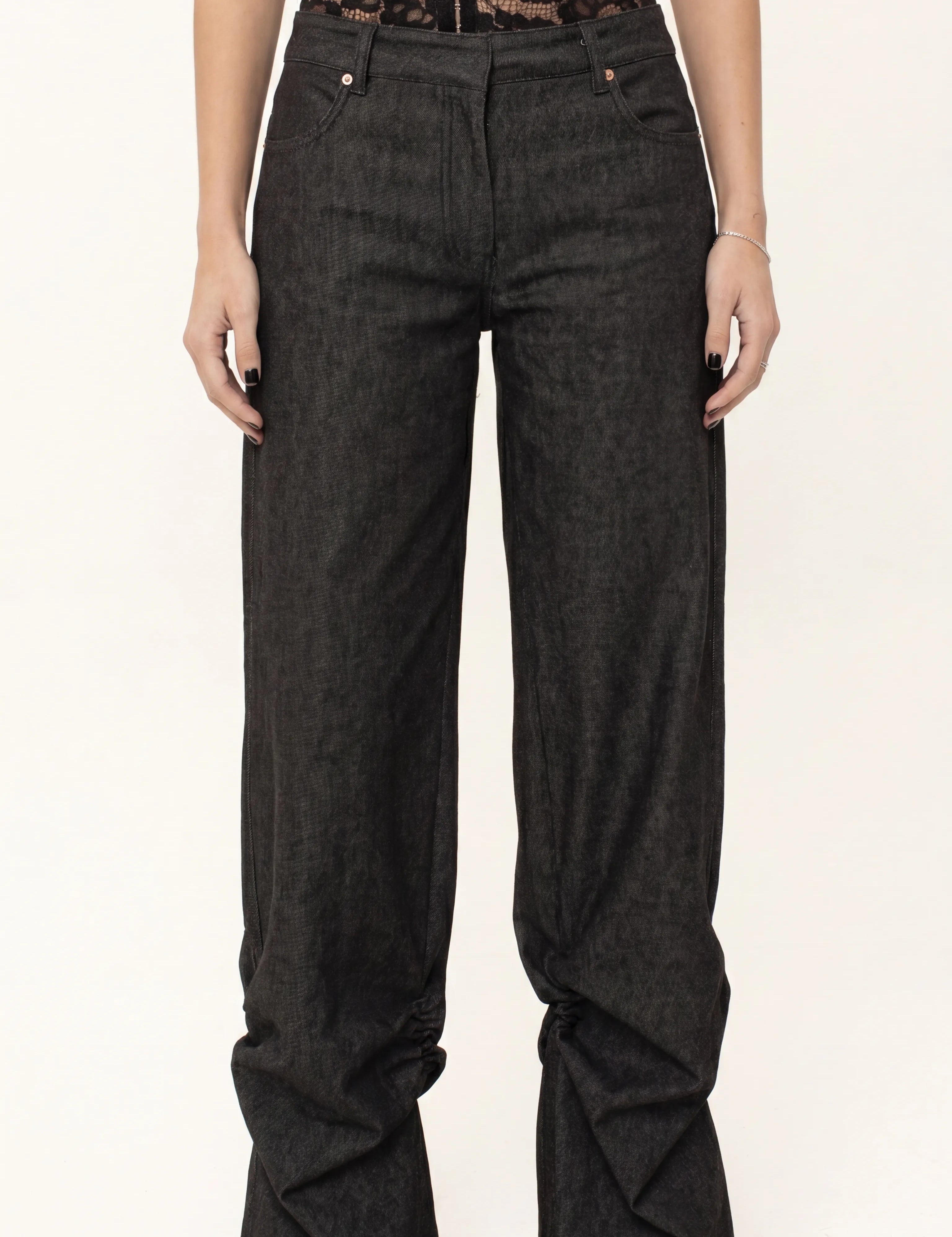 HF_TLC_EM_JEANS_IMG-1_0f9832fb-acbc-469d-8d37-d08bb2f12e6c.webp